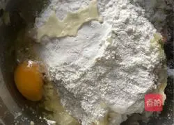 Illustration of how to make crispy potato pancakes 6