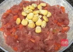 Illustration of how to make fragrant steamed meat cakes 3