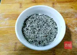 Illustration of making black sesame and sweet potato dough cake 20