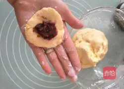 Illustration of how to make pumpkin pie with red bean paste stuffing 8