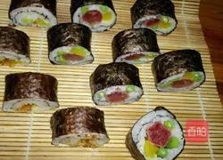 Illustration of how to make sushi 4