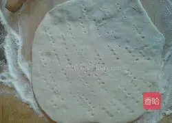 Illustration of how to make oil-free white flour pancakes 3