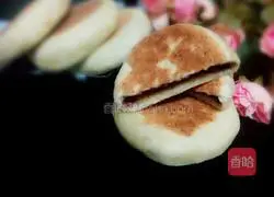 Illustration of how to make bean dregs dough cake 15