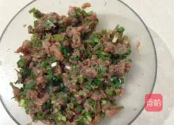 Illustration of how to make hot noodles with green onion and thousand-layer meatloaf 4