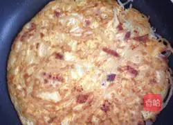 Illustration of how to make onion rice noodle egg cake 5