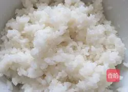 Illustration of how to make banana sushi 3