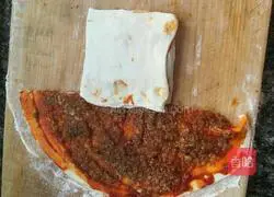 Illustration of how to make tomato sauce beef layer cake 7