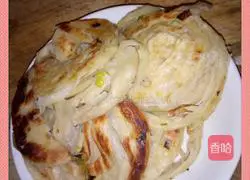 Illustration of how to make green onion hand cakes 12