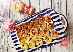 Illustration of how to make seaweed and sesame meat waffles 3