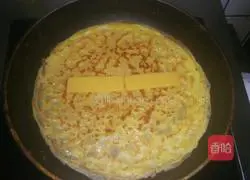 Illustration of how to make sweet bacon and egg pancakes 2