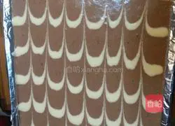 Illustration of how to make colorful cake rolls 8