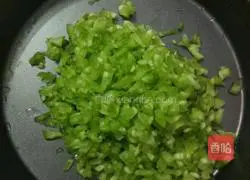 Illustration of how to make bitter melon pancakes 2