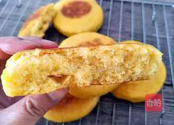 Illustration of how to make corn white flour cakes 12