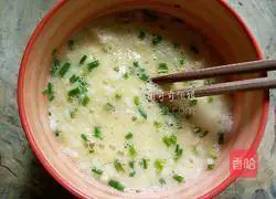 Illustration of how to make egg rice cake 3