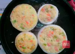 Illustration of how to make rice potato pancakes 9