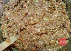 Illustration of making multi-layered meatloaf 1