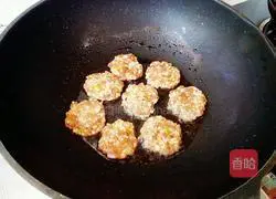 Illustration of how to make pan-fried potato patties 4