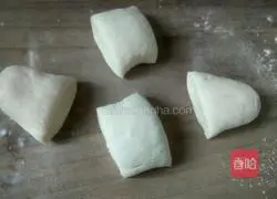 Illustration of how to make green onion pancake 4