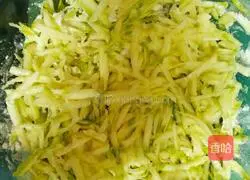 Illustration of how to make spiced horned melon cake 2