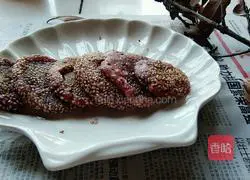 Illustration of how to make purple potato cakes 11