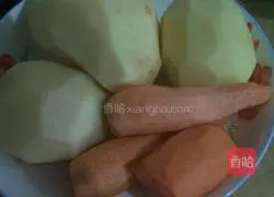 Illustration of how to make egg and vegetable pancakes 1