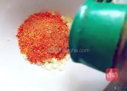 Illustration of how to make garlic sauce purslane cake 11