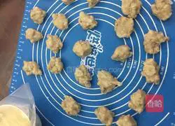 Illustration of how to make egg yolk cake 2