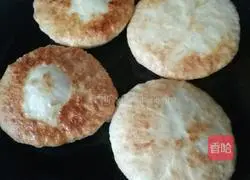 Illustration of how to make dough sugar cakes 13