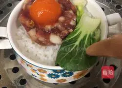 # steamed vegetables# Illustration of how to make steamed rice with egg yolk bacon cakes 6