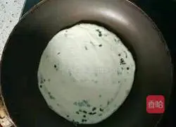 Illustration of how to make scallion pancakes 14