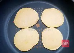 Illustration of how to make sweet corn cakes 3