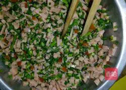 Illustration of how to make bacon and leek pancakes 3