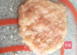 Baby food supplement☞Illustration of how to make mushroom and chicken pancakes 1