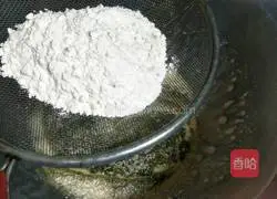 Illustration of how to make matcha cake roll 4