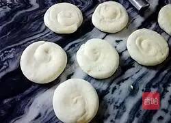 Illustration of how to make lard pancakes 13 