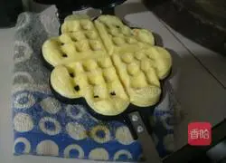 Waffle recipe illustration 3