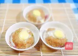 Illustration of how to make steamed quail eggs with meat patties 5