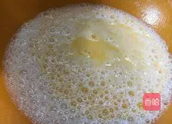 Illustration of how to make Tibetan tea carrot and egg pancakes 7