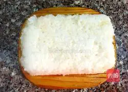 Illustration of how to make Gunkan Sushi 1