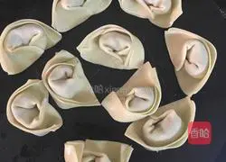 Illustration of how to make wonton pancakes 1