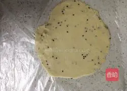 Illustration of how to fill egg cakes with cake embryos 10