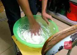 Illustration of how to make fried flatbread 1