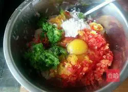 Illustration of how to make steamed shrimp cakes 2