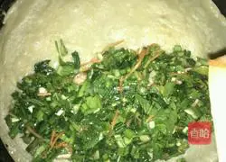 Illustration of how to make leek and egg pancakes 4