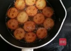 Illustration of how to make Smiling Potato Chicken Pancake 7