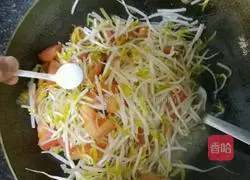 Tomato and bean sprouts braised cake recipe 5