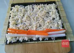 Simple sushi recipe illustration 10