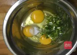 Cucumber and Scallion Egg Pancake Recipe Illustration 2