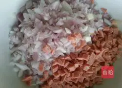 Illustration of how to make onion pancakes 1