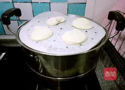Illustration of how to make steamed shell cakes 12